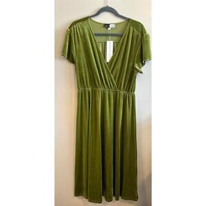 Piper & Scoot Leah Velvet Wrap Dress – Chartreuse Green Large NWT